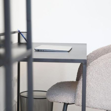 Palais Passy~Design Suite Mit Ausblick Im Zentrum 비스바덴 외부 사진